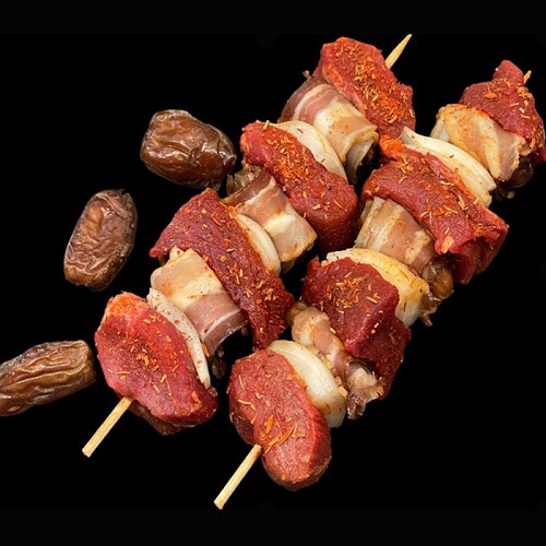 L'agneau et BBQ bio : 2 Brochettes de gigot d'agneau dattes - 150g chacune